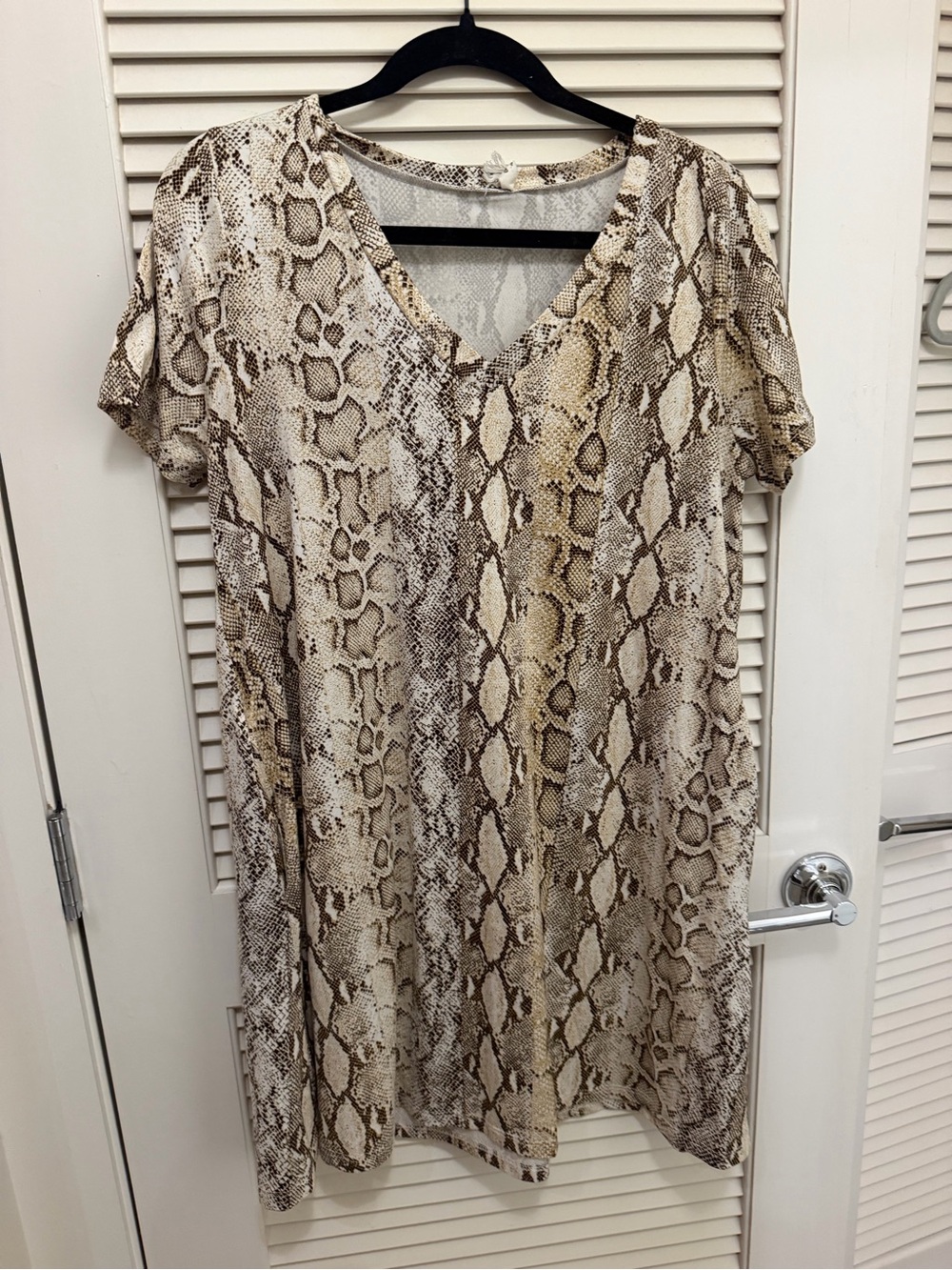 Entro V-neck short sleeve snake print mini dress